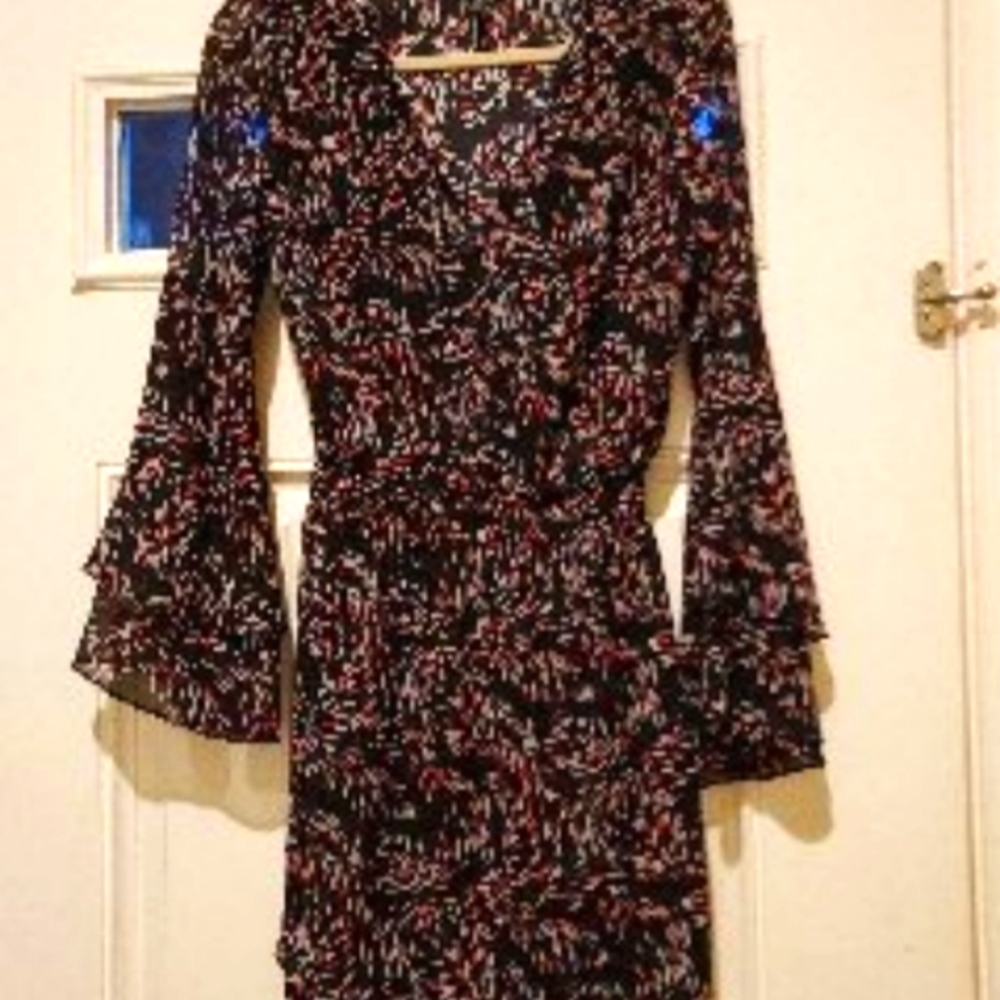 White House Black Market size 0